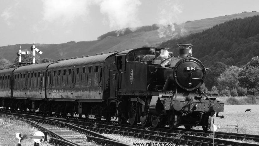 5199 arrives at Carrog on the Llangollen Railway
