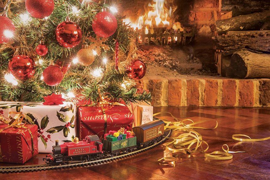 Hornby Santas Express Christmas Train Set