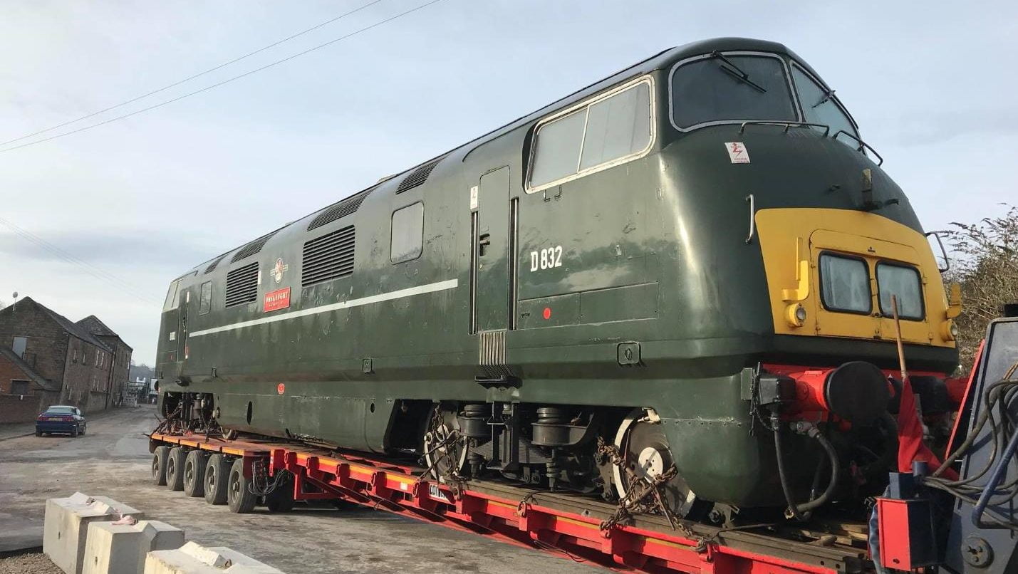 D832 "Onslaught" Arrives at Wirksworth // Credit Ecclesbourne Valley Railway