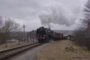 Oliver Cromwell passes 'The Globe Inn' during a 30742 Charter