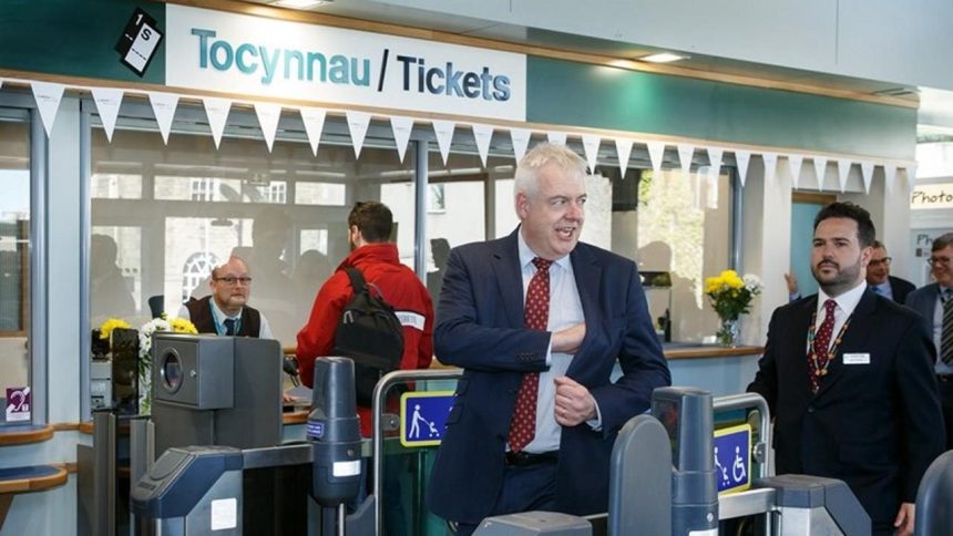 Carwyn Jones opens Bridgend station