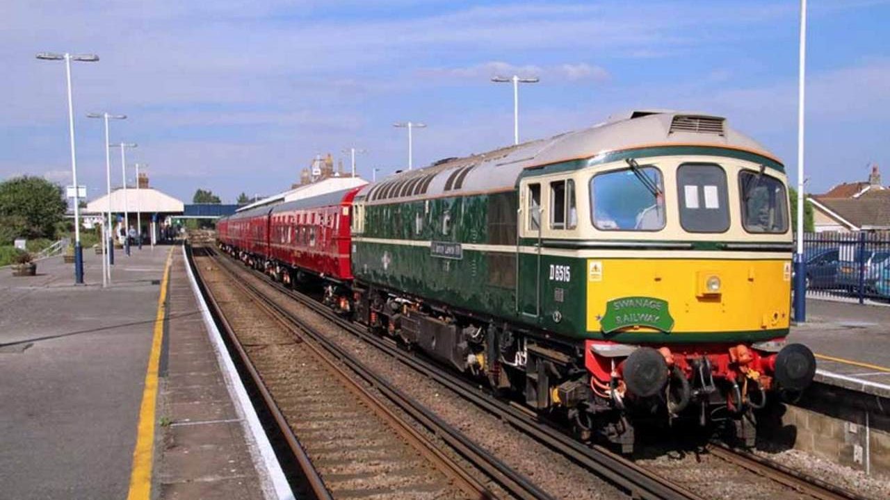 Swange Railway diesel to haul first London to Swanage train since 1966
