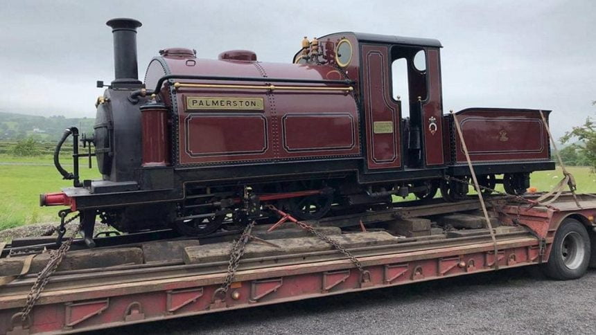 Palmerston arrives at the Bala Lake Railway