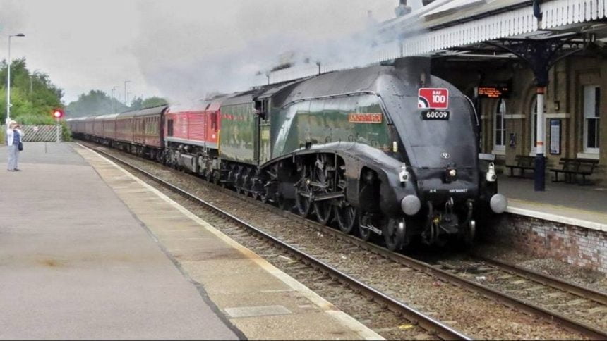 60009 and 66009 through Spalding on the RAF100