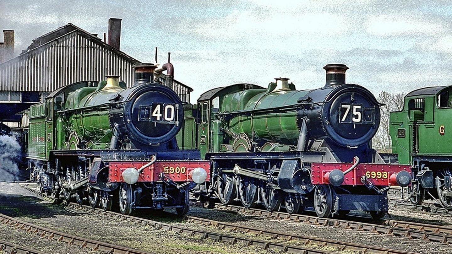 5900 "Hinderton Hall" and 6998 "Burton Agnes Hall" at Didcot Railway Centre // Credit Peter Brabham