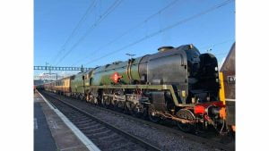 35028 Clan Line Royal Train