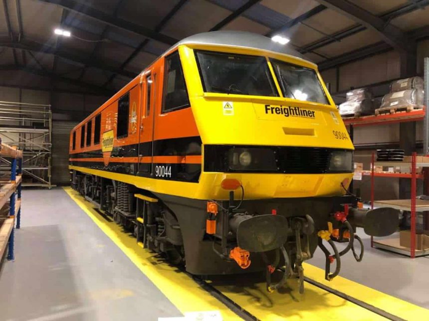 90044 in new Freightliner livery