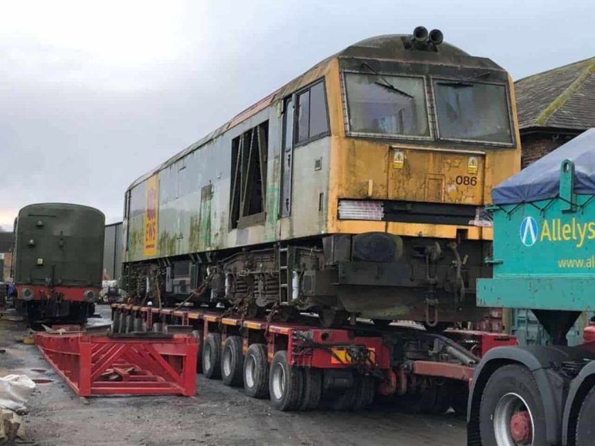Class 60 diesel locomotive No. 60086 arrives at the Wensleydale Railway