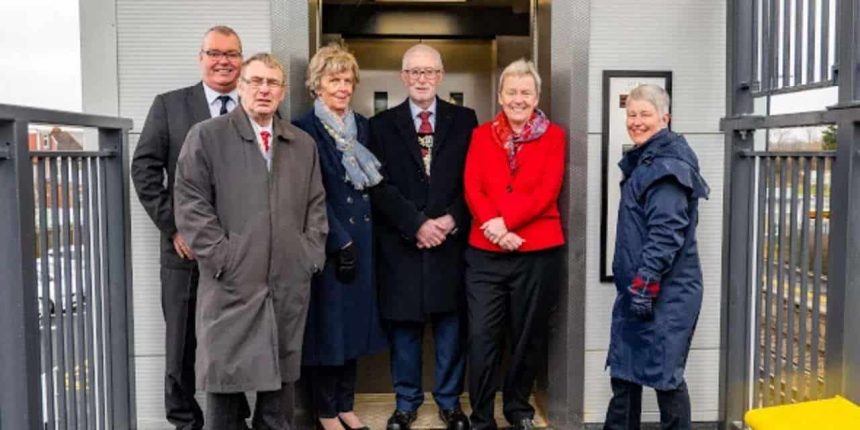 merseyrail lifts opened at meols station