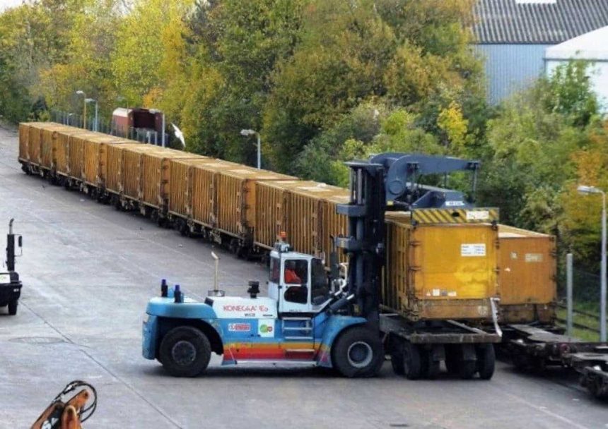 Freight train waste unload