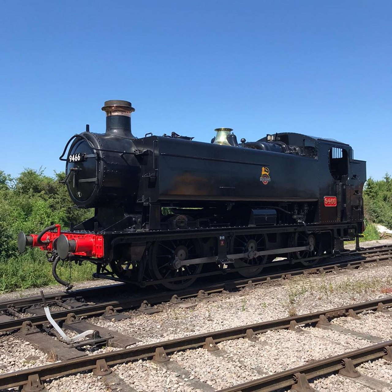 steam locomotive 9466 cleaned ready to leave the Gloucestershire Warwickshire Railway