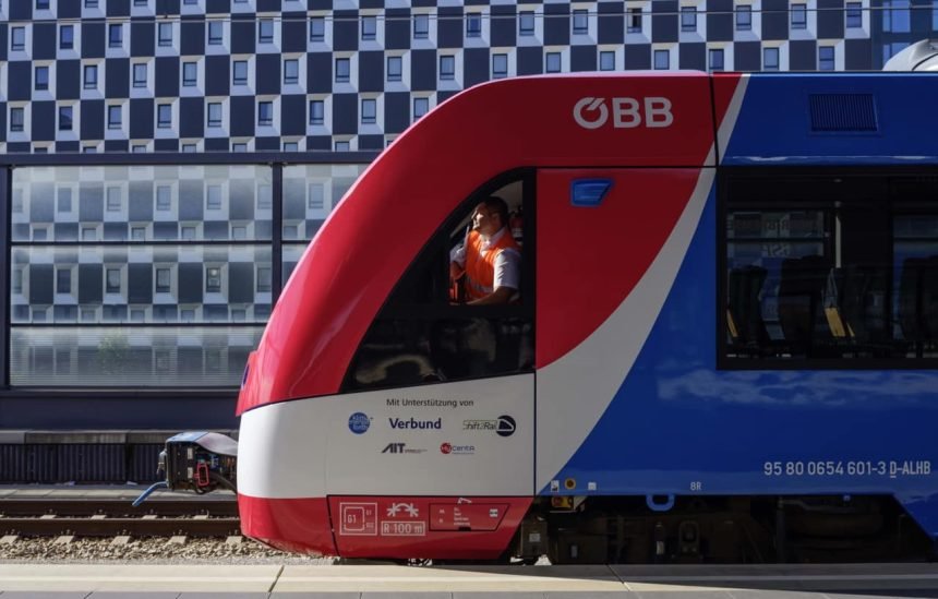Coradia iLint Hydrogen train on test in Austria