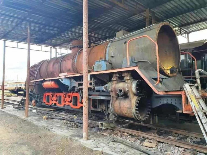 2767 locomotive progress in South Africa