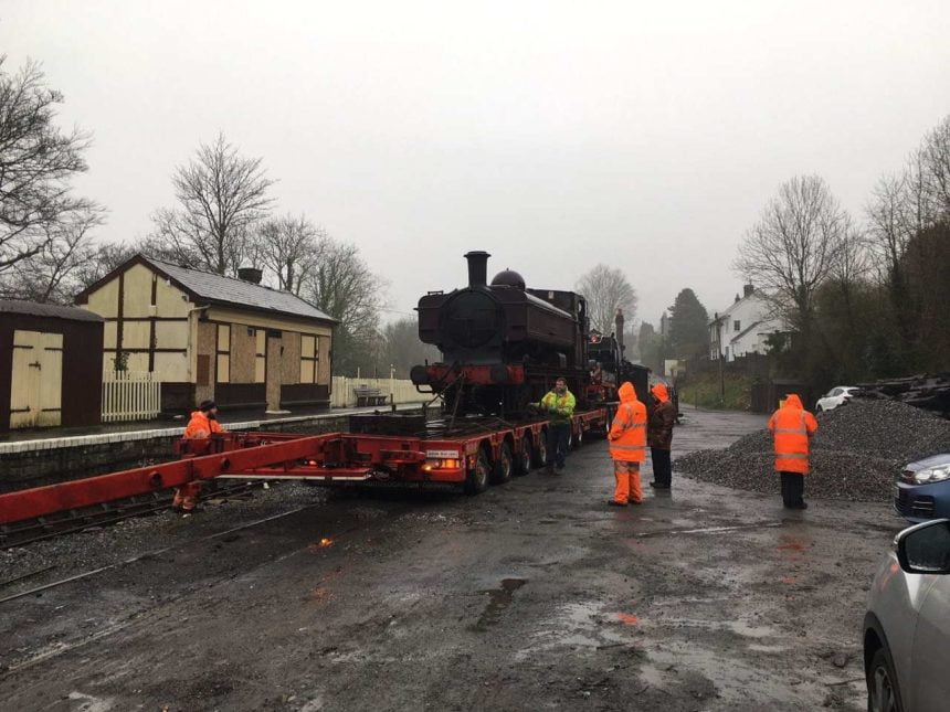 5786 arrives at the Gwili Steam Railway