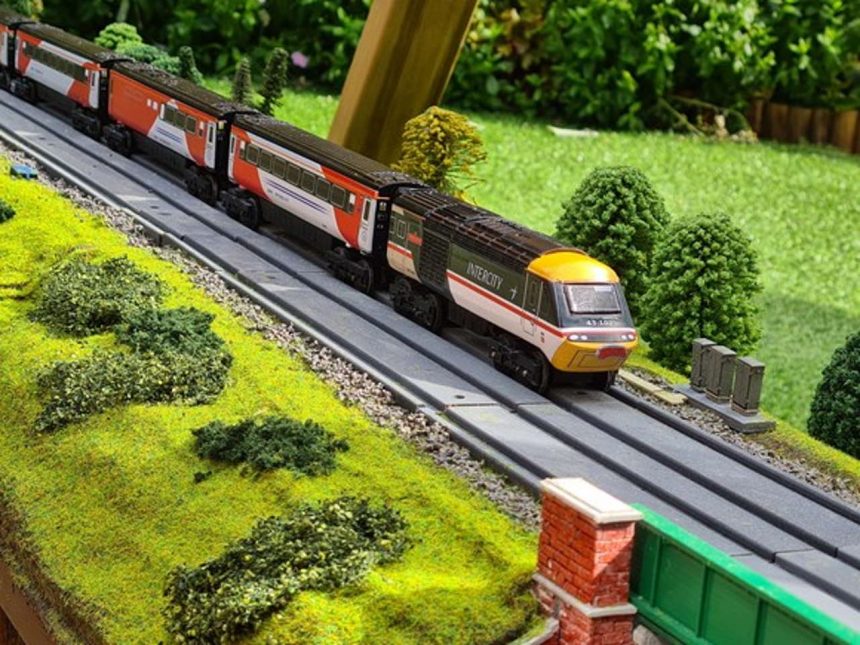 East Midlands Railway Brio HST model