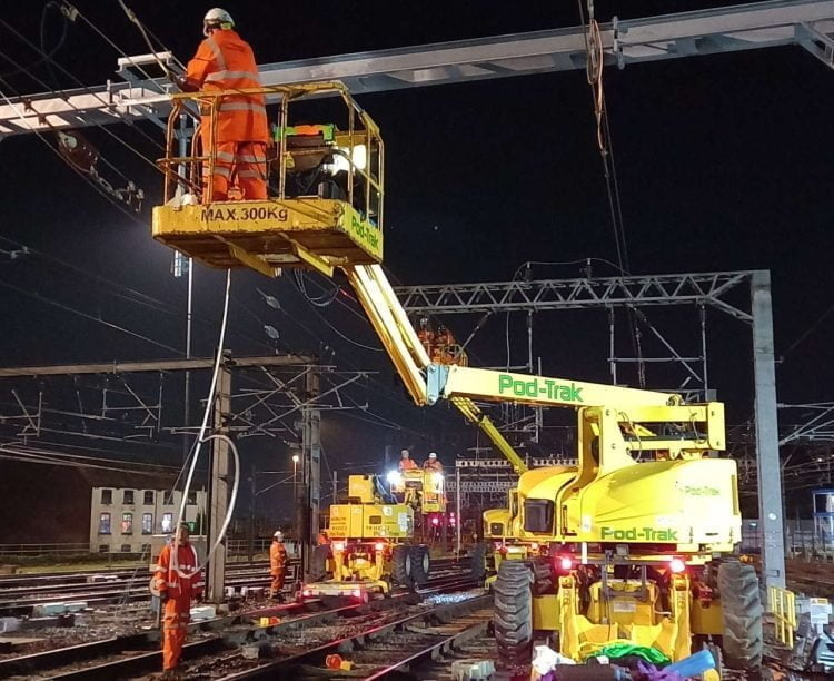 Overhead line work at Leeds station, 30-31 October 2021