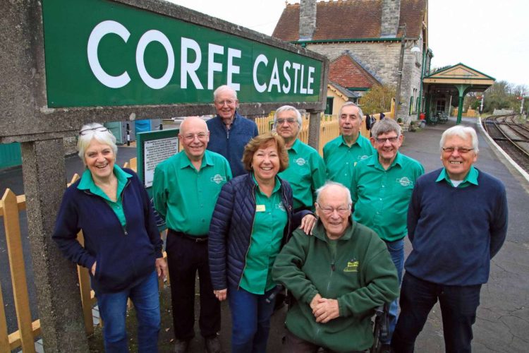 Volunteers at Corfe Castle 2