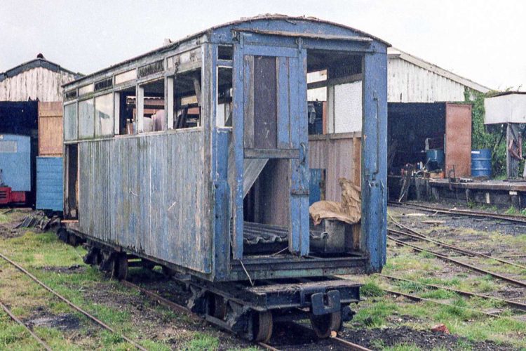 Photo 4 © Eddie Draper-LCLR - Nocton 'Queen Mary' Coach at Humberston - showing how the end entry over the bogies would be unacceptable today