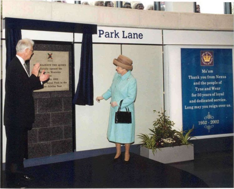 Her Majesty The Queen unveiling a plaque at Park Lane.