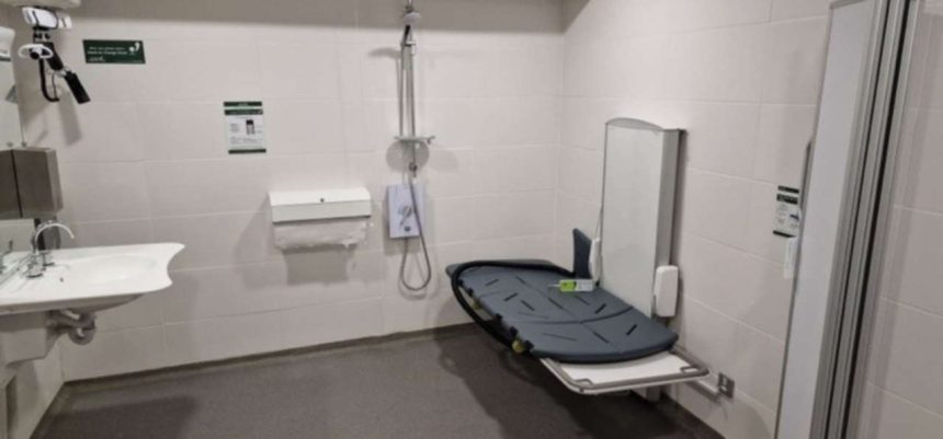 Edinburgh Waverley changing places Toilet