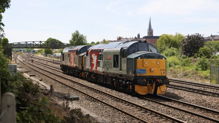 Class 37 37901 Mirrlees Pioneer returning to the mainline on the 16th of June 2022