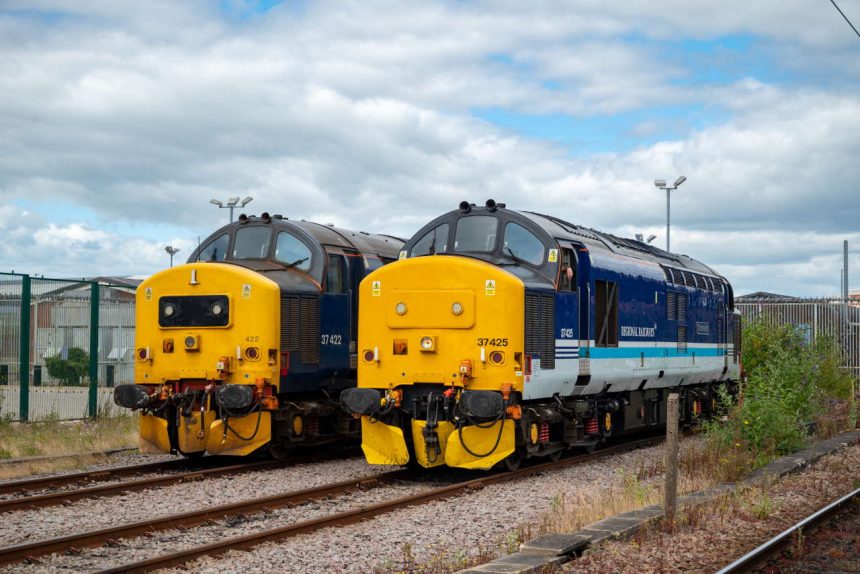 37422 and 37425 at York Parcel Sidings