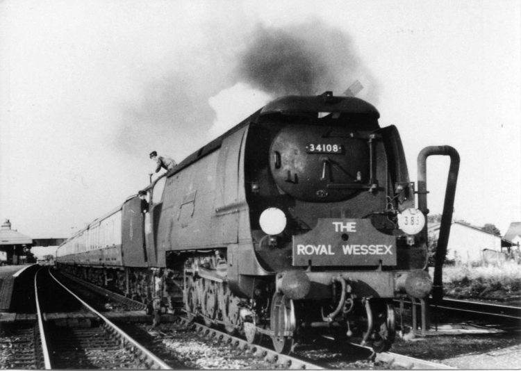 Royal Wessex Wareham 34108 Wincanton 1950s ANDREW PM WRIGHT COLLECTION