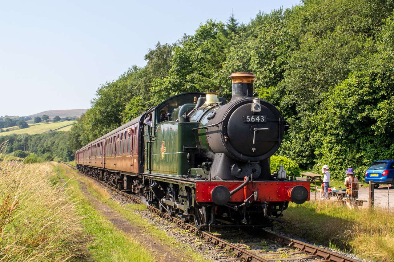 Steam locomotive 34092 City of Wells and GWR 5643 to be retired after the Christmas period