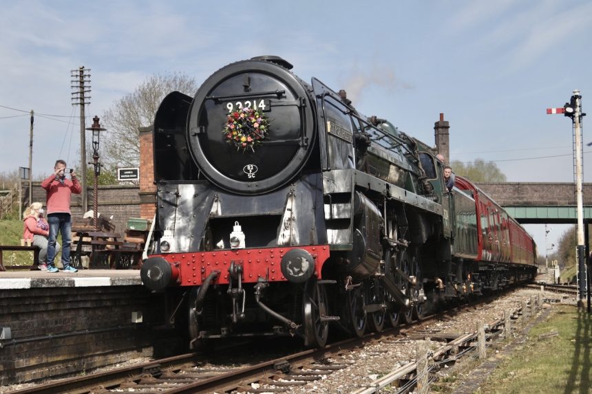 9F 92214 at Quorn and Woodhouse - GCR