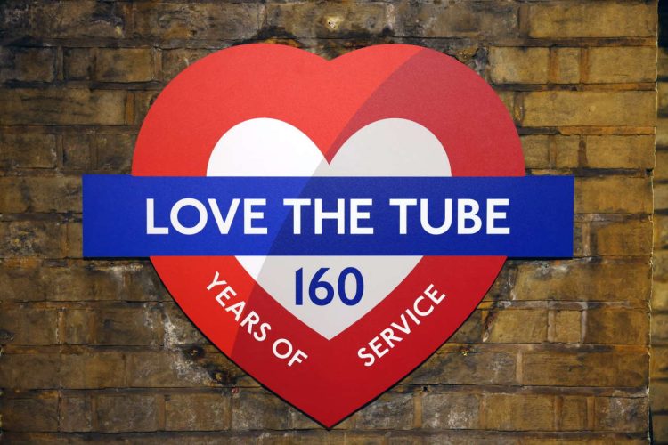 Tube 160 roundel at Baker Street