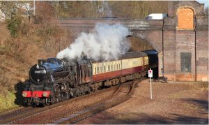 Steam locomotive 45305 leaving Leicester North