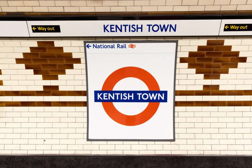 Kentish Town roundel on platform