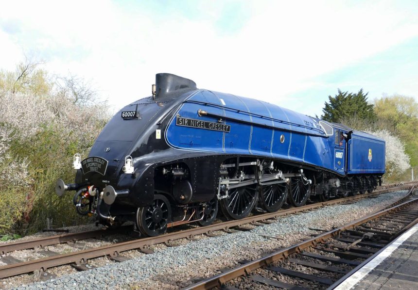 60007 Sir Nigel Gresley runs around its train on the Nene Valley Railway