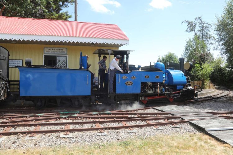19B ready to depart Rinkingpong Road station at the Beeches Light Railway 