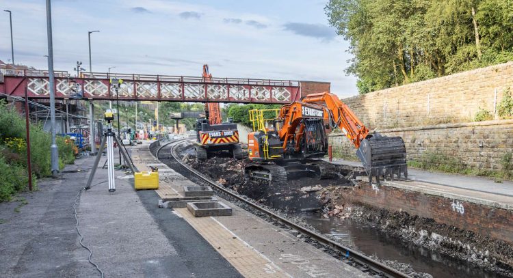 Demolishing an old platform at Morley