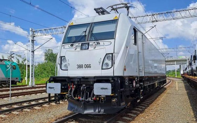Alstom delivers four new Traxx multisystem locomotives to PCC Intermodal in Poland