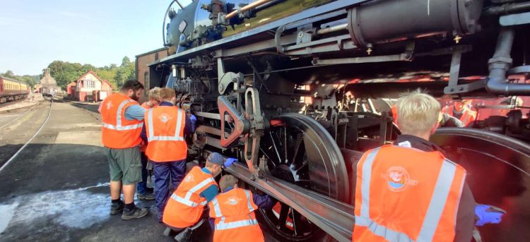 The Sygnets getting their hands dirty. // Credit: Churnet Valley Railway