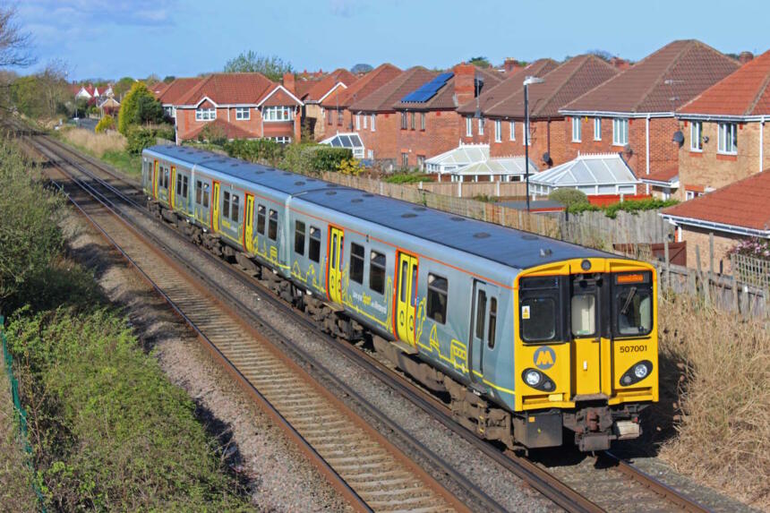 507001 approaching Meols with a West Kirby to Liverpool service on 4th May 2015