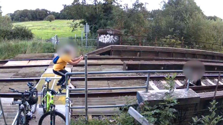 Dangerous behaviour at Calcot Mill level crossing