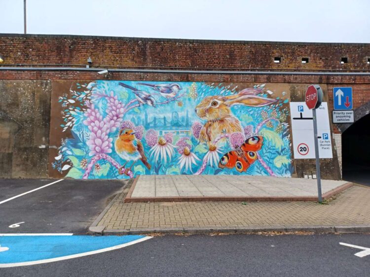 New Basingstoke station mural (1)
