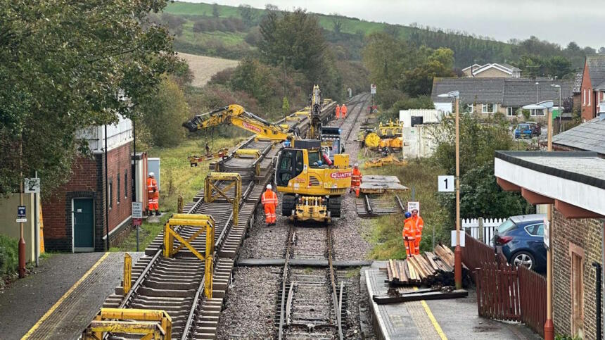 Reliability upgrades on the Heart of Wessex line_Oct 2023