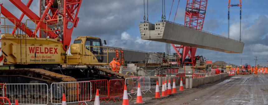 HS2 Bicester viaduct beam placement.