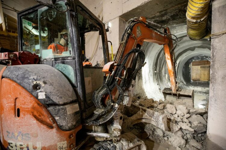 One of the excavators in use digging a cross-passage in the Chiltern Tunnel