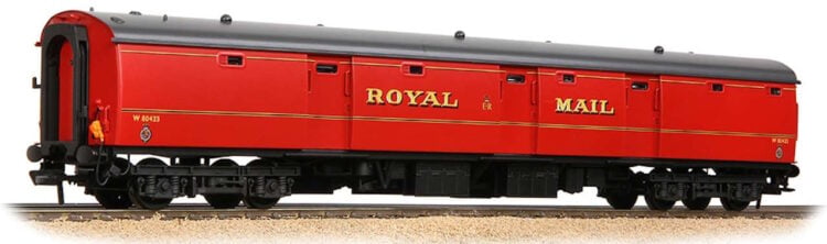 Bachmann Collectors Club model of BR Mk1 Post Office Stowage Van No. 80423. // Credit: Bachmann