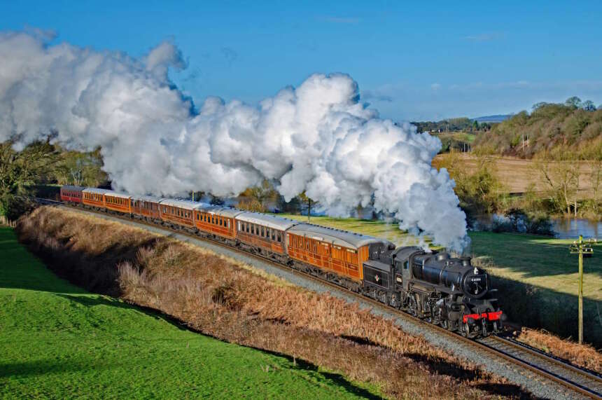 43106 'The Flying Pig' at Little Rock, heading south on a crisp winter's day.