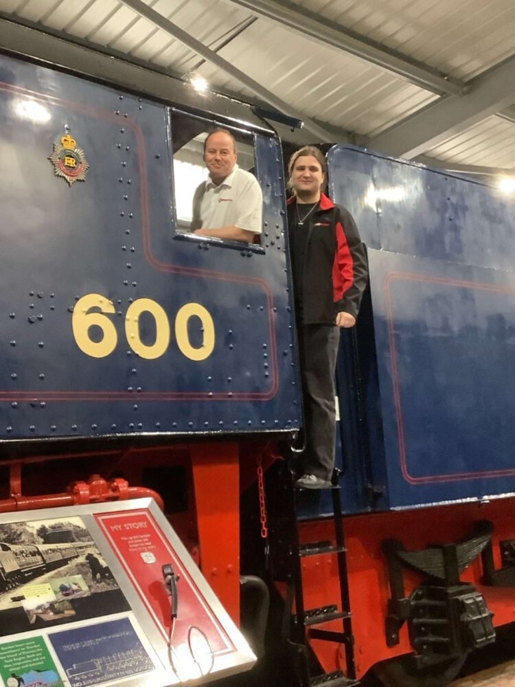 600 Gordon in Longmoor Military Railway blue/red