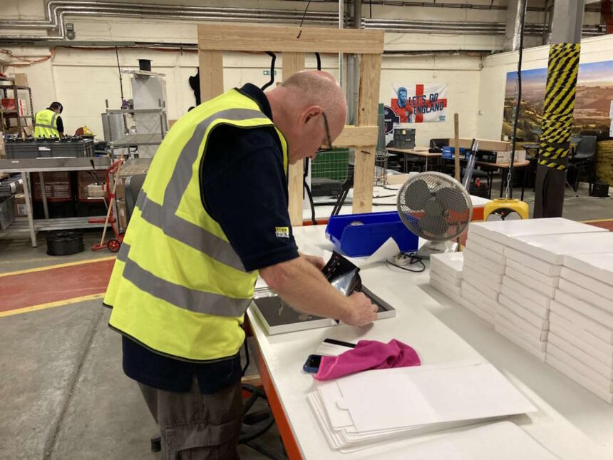 The South Rail Systems Alliance’s (SRSA) Transformation team recently spent two days volunteering supporting their Royal British Legion Industries’ (RBLI) workshop in Aylesford.