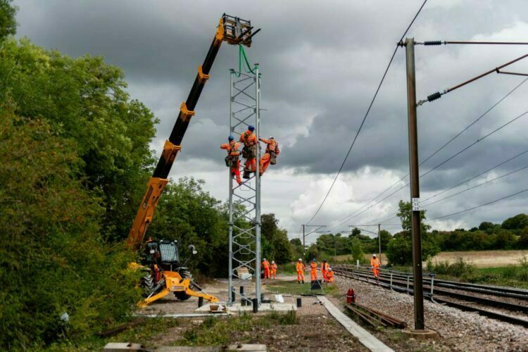 Engineers work between Welwyn and Hitchin to deliver ECDP, Network Rail