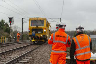 Engineers work on ECDP between Welwyn and Hitchin