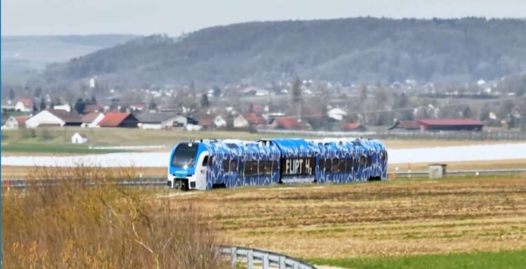 Stadler FLIRT H2 
hydrogen powered train. // Credit: Stadler.
